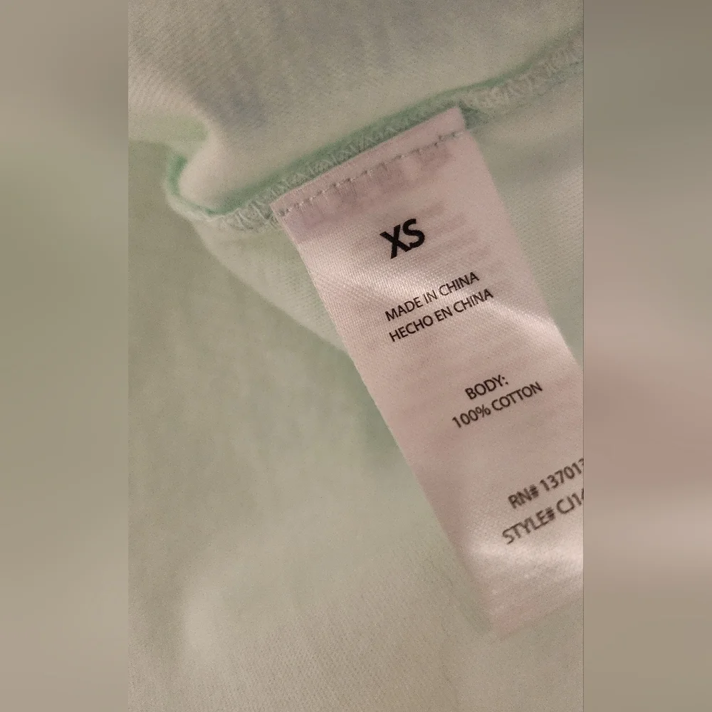 WILDFOX Chrissy V Neck Tee in mint green Size XS - Picture 7 of 7